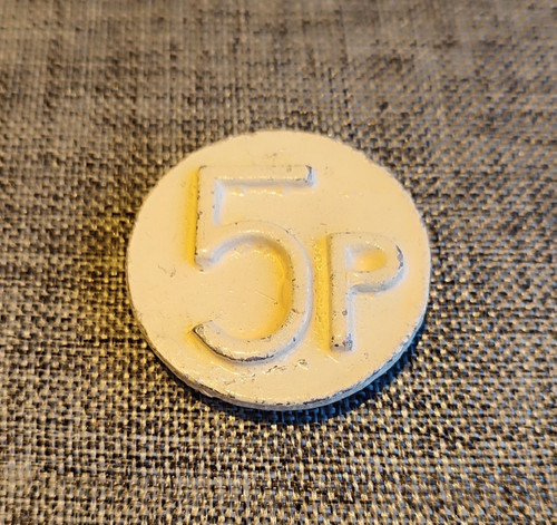Pence 47mm nominator - 5p,