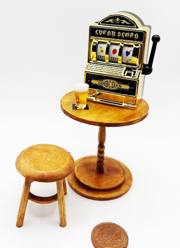 Dolls house pub slot machine - house,