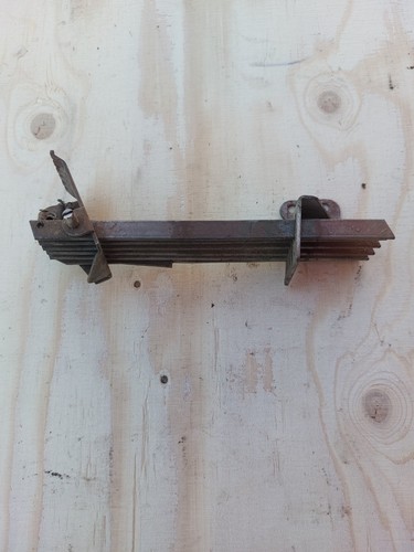 One arm bandit pay levers - one,