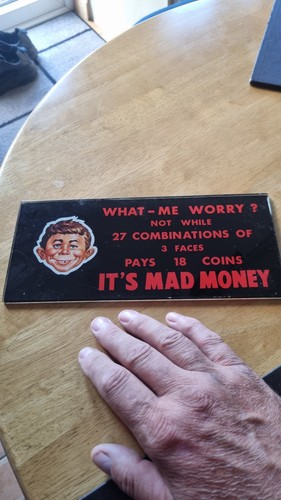 Mad comic one arm - one, glass